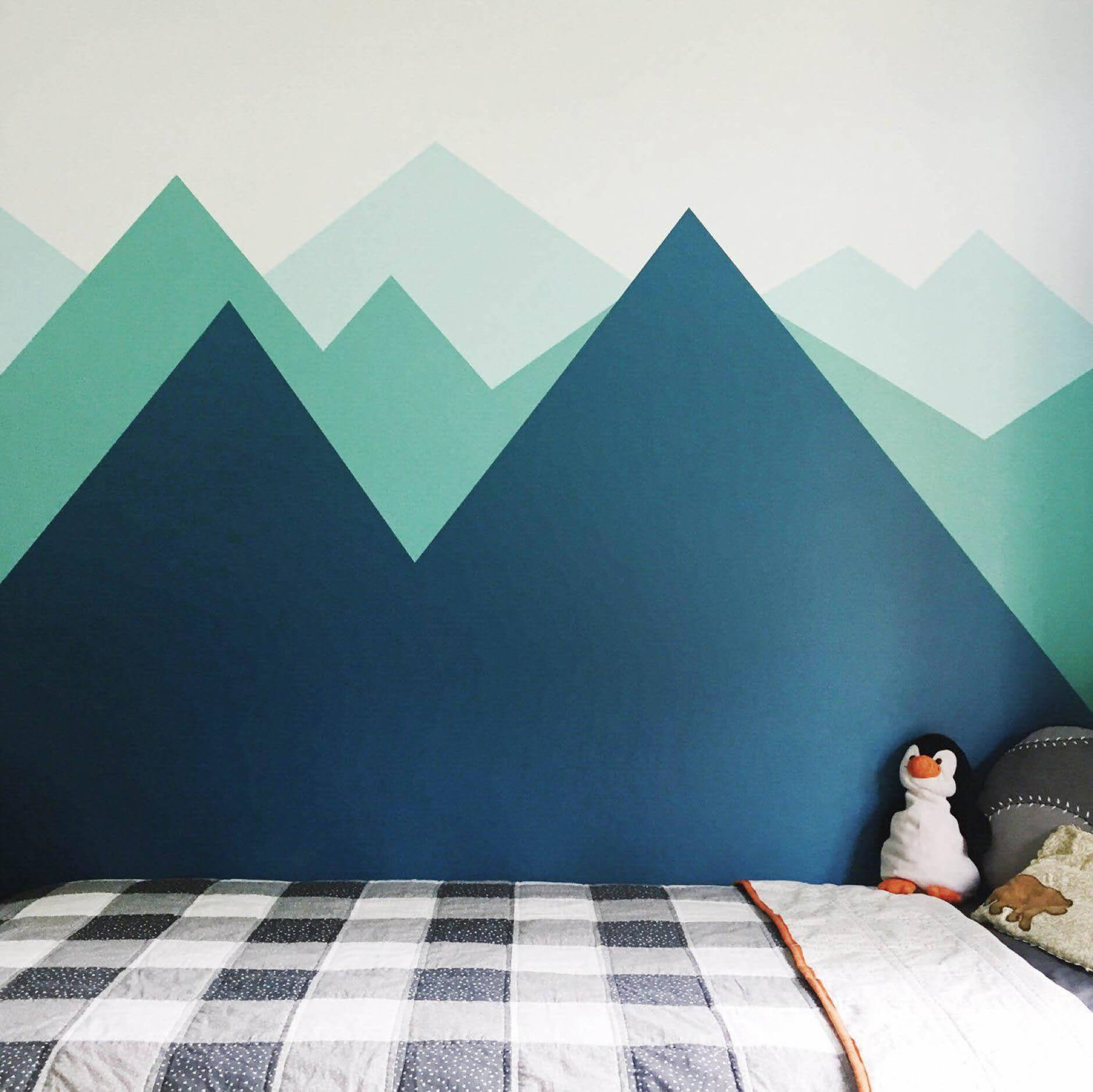 Vẽ tranh tường phòng ngủ đơn giản